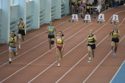 Рязанские легкоатлеты завоевали награды домашних стартов памяти Дмитрия Миронова